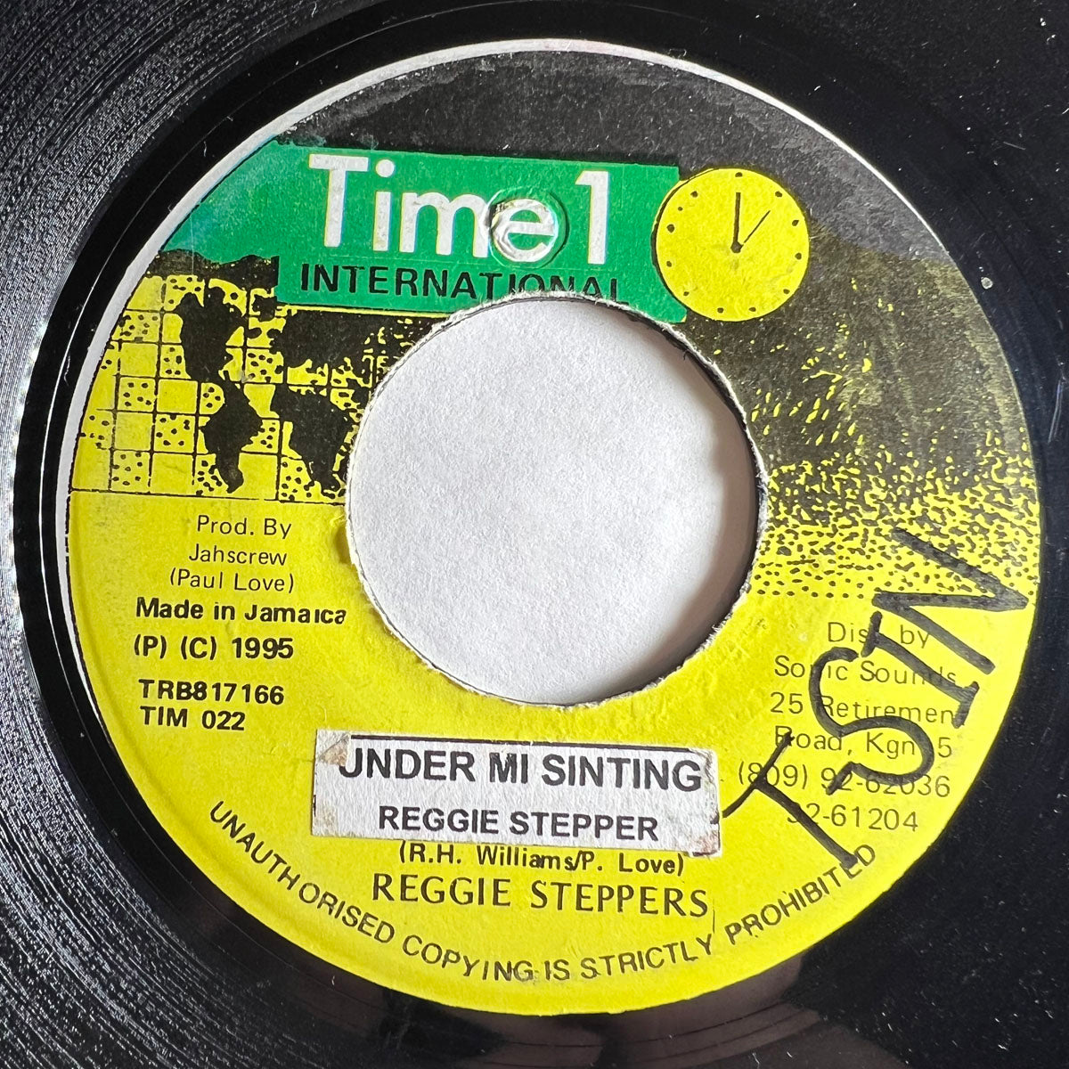 REGGIE STEPPER / UNDER MI SIN TING