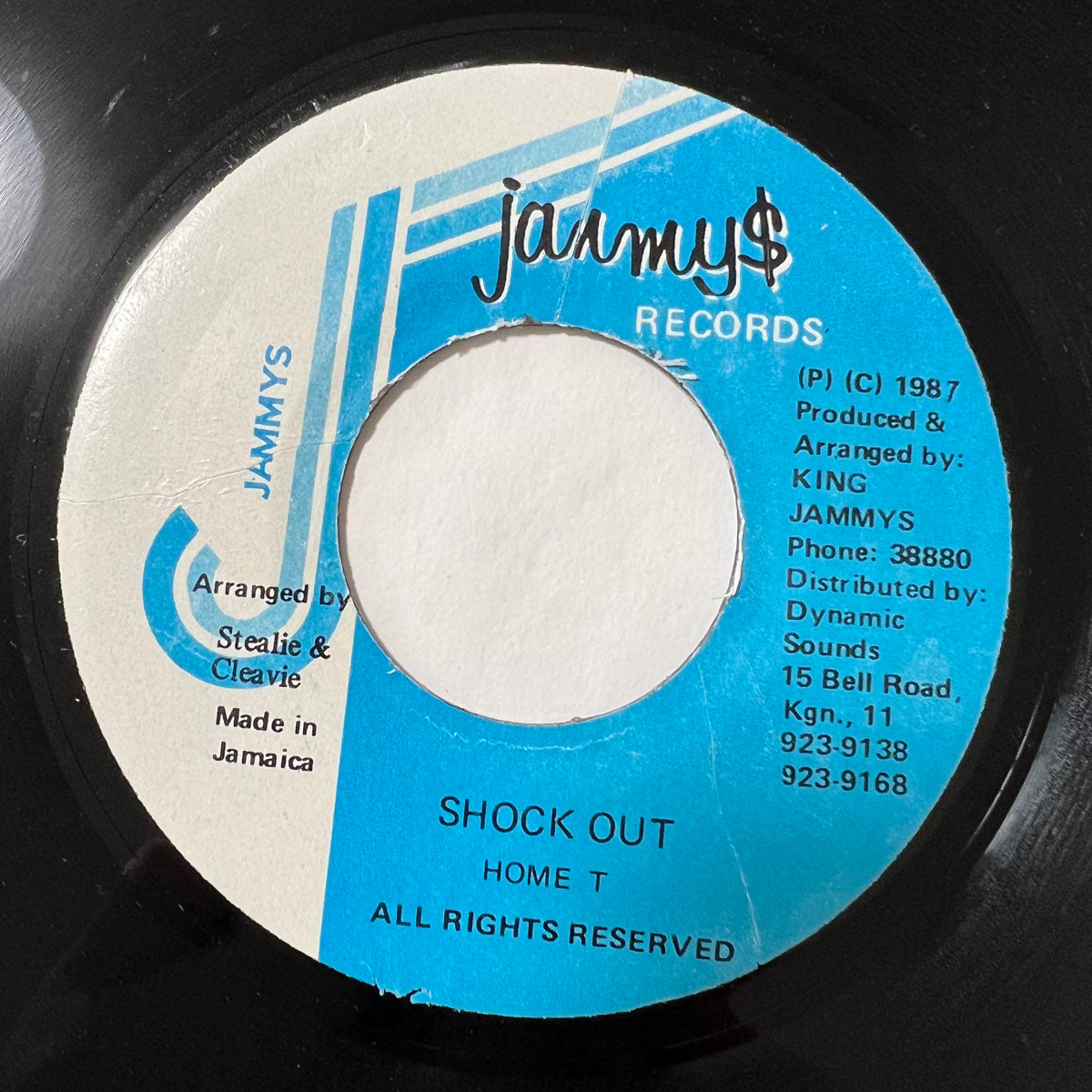 HOME T / SHOCK OUT